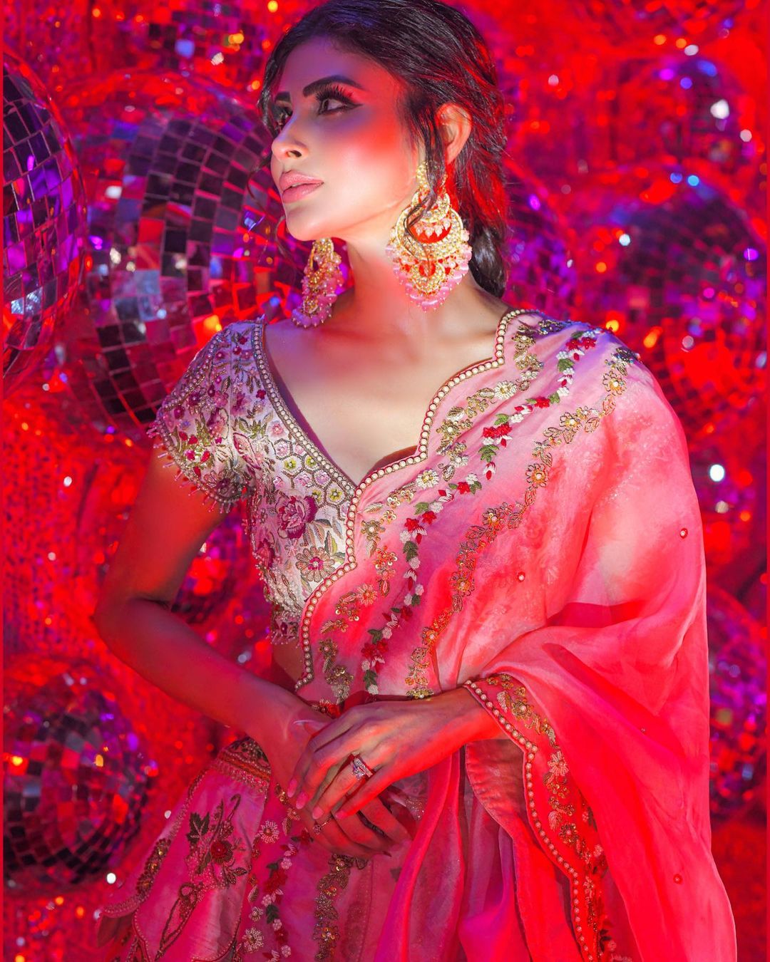 Stunning Brides Who Wore Pink Lehenga With Emerald Jewelry