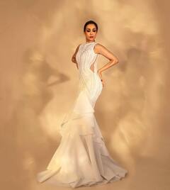 Fashion Tips: दोस्त की कॉकटेल पार्टी में दिखना है सबसे स्टनिंग और ग्लैमरस तो ट्राई करें इन एक्ट्रेसेस के सिज़लिंग लुक्स