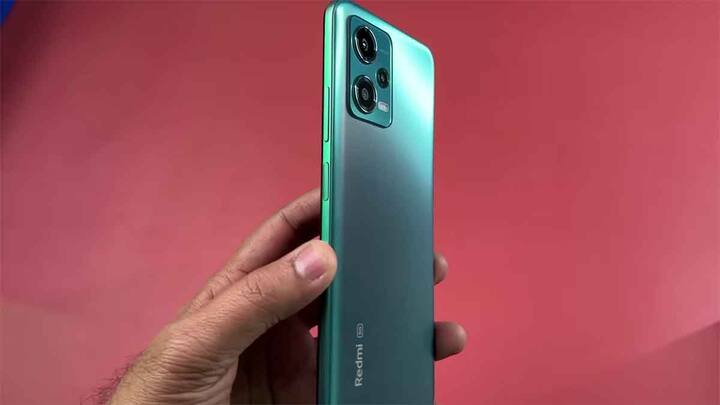 Redmi 12 सीरीज को पेश करने के बाद कंपनी अब इस सीरीज में रेडमी 12 का 4G वेरिएंट जोड़ने की तैयारी में है. हालांकि, कंपनी की ओर से इस फोन की ऑफिशियल लॉन्च डेट या कीमत की अनाउंसमेंट अभी तक नहीं की गई है. लेकिन लीक्स में कहा जा रहा है कि यह फोन मार्च में ग्लोबल मार्केट में एंट्री लेगा. इसकी कीमत बजट रेंज में रहने की उम्मीद है.