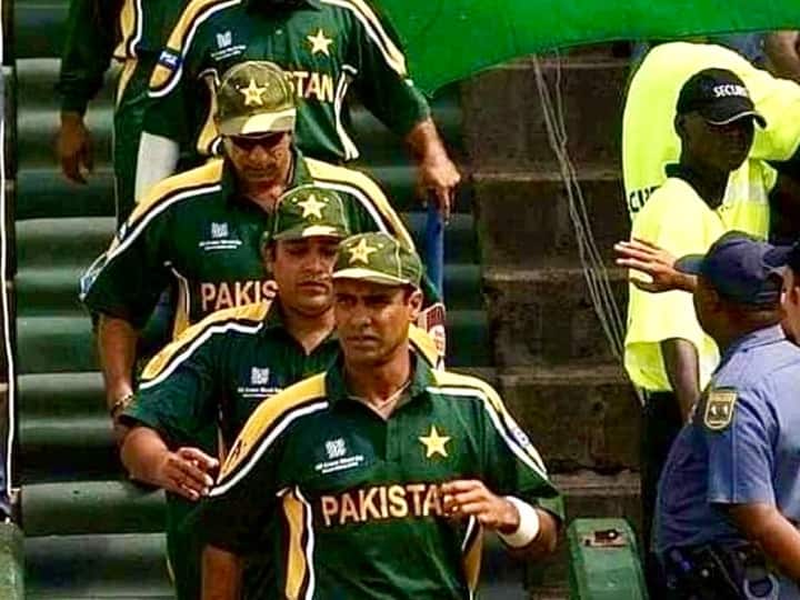 Former Pakistani fast bowler Waqar Younis's interesting story bowler lost his left hand finger know details हाथ की एक उंगली गंवाने के बाद भी दुनिया का महान गेंदबाज बना ये पाकिस्तानी, बेहद दिलचस्प है इसकी कहानी