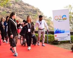 Photo: अन् ऐतिहासिक वारसा पाहून भारावून गेल्या विदेशी पाहुण्या, पाहा फोटो