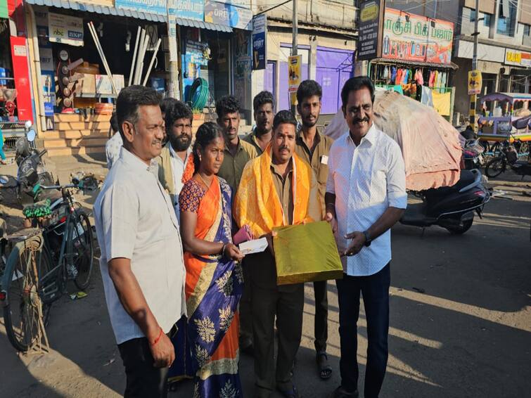 Kanchipuram Assembly Member C.V.M.P. Ehilarasan praised the auto driver Bhoopalan's action as highly commendable நெகிழ வைத்த ஆட்டோ ஓட்டுநரின் செயல்.. நேரில் சென்று பாராட்டிய காஞ்சிபுரம் எம்எல்ஏ..! நடந்தது என்ன ?