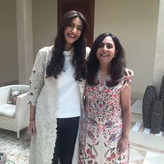 Priya Ahuja Pics: सासू मां की लाडली हैं सोनम कपूर, पोते पर भी लुटाती हैं प्यार... देखें दोनों की अनसीन तस्वीरें