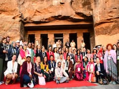 Photo: अन् ऐतिहासिक वारसा पाहून भारावून गेल्या विदेशी पाहुण्या, पाहा फोटो