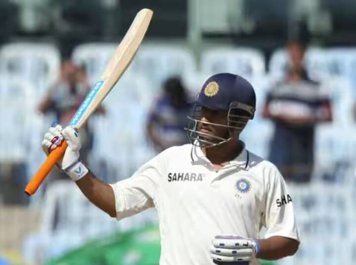 ਇਸ ਦੇ ਨਾਲ ਹੀ ਉਸ ਦਾ ਆਈਪੀਐਲ ਵਿੱਚ ਵੀ ਕਾਫੀ ਦਬਦਬਾ ਹੈ। IPL 2020 'ਚ ਰਾਜਸਥਾਨ ਰਾਇਲਸ ਦੇ ਖਿਲਾਫ ਖੇਡ ਰਹੇ ਮੈਚ ਦੇ 20ਵੇਂ ਓਵਰ 'ਚ ਉਸ ਨੇ ਲੰਬਾ ਛੱਕਾ ਲਗਾਇਆ, ਜੋ ਮੈਦਾਨ ਤੋਂ ਬਾਹਰ ਚਲਾ ਗਿਆ। ਜਿਸ ਜਗ੍ਹਾ 'ਤੇ ਗੇਂਦ ਮੈਦਾਨ ਦੇ ਬਾਹਰ ਡਿੱਗੀ, ਗੂਗਲ ਮੈਪਸ ਨੇ ਉਸ ਜਗ੍ਹਾ ਦਾ ਨਾਂ 'ਧੋਨੀ ਸਿਕਸ' ਰੱਖਿਆ ਹੈ