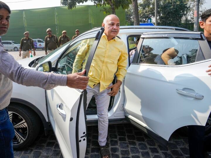 Manish Sisodia Resigns: मनीष सिसोदिया के इस्तीफे के बाद कौन संभालेगा विभाग? इन दो नेताओं के नाम पर चर्चा Manish Sisodia Resign Kailash Gahlot and Raaj Kumar Anand may given resposibility of departments ANN Manish Sisodia Resigns: मनीष सिसोदिया के इस्तीफे के बाद कौन संभालेगा विभाग? इन दो नेताओं के नाम पर चर्चा