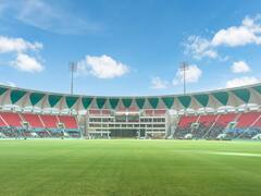 इकाना स्टेडियम में ड्यूटी छोड़कर मैच देखना पड़ा भारी, 15 पुलिसकर्मियों के खिलाफ विभागीय कार्रवाई के आदेश