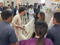 ‘बिग बॉस 16’ से निकलते ही अपनी ‘दीदी’ प्रियंका गांधी से मिलीं अर्चना गौतम, कही ये बड़ी बात