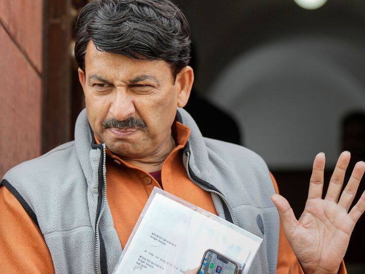 Delhi Deputy CM manish sisodia arrested bjp leader manoj tiwari asked why he is scared Delhi Excise Policy: 'संविधान और कानून से चलता है देश', मनोज तिवारी ने पूछा मनीष सिसोदिया को आखिर किस बात का लग रहा डर