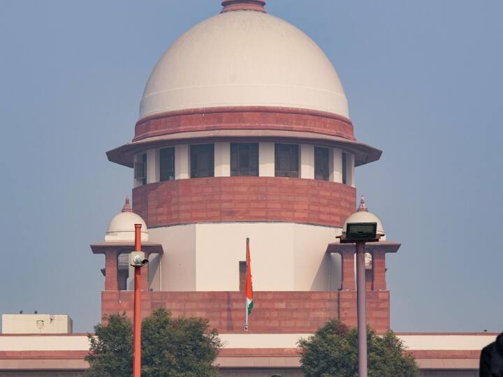 Punjab Assembly Session: पंजाब विधानसभा सत्र बुलाने को लेकर सुप्रीम कोर्ट में सुनवाई आज, जानिए- पूरा मामला Punjab Assembly budget session Supreme Court hear CM Bhagwant Mann cabinet decision not approved by Governor Punjab Assembly Session: पंजाब विधानसभा सत्र बुलाने को लेकर सुप्रीम कोर्ट में सुनवाई आज, जानिए- पूरा मामला