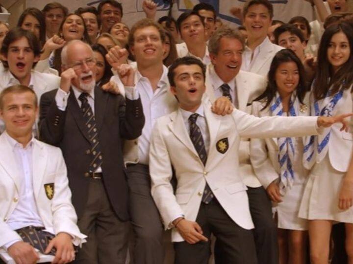 सबसे खास बात ये है कि यहां पढ़ाने वाले शिक्षकों का भी विशेष रूप से ध्यान दिया जाता है. यहां पढ़ाने वाले शिक्षकों के बच्चों के लिए इस स्कूल में तीस सीटें रिजर्व रहती हैं. इसके साथ ही इन बच्चों को अच्छी खासी स्कॉलरशिप भी दी जाती है.