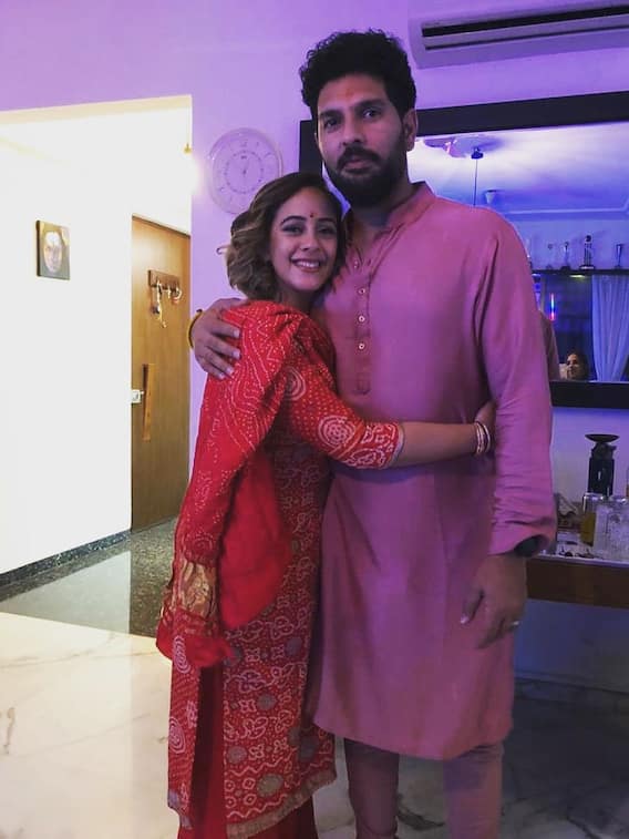 इस आलीशान घर में पति युवराज सिंह संग रहती हैं हेजल