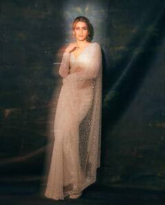 Kriti Sanon : परमसुंदरी... क्रिती सेननचा 'ब्लॅक अँड व्हाईट' अंदाज