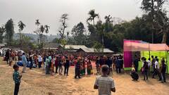 असम में ईसाई आदिवासी परिवार के 142 लोगों ने अपनाया हिंदू धर्म, देखें तस्वीरें