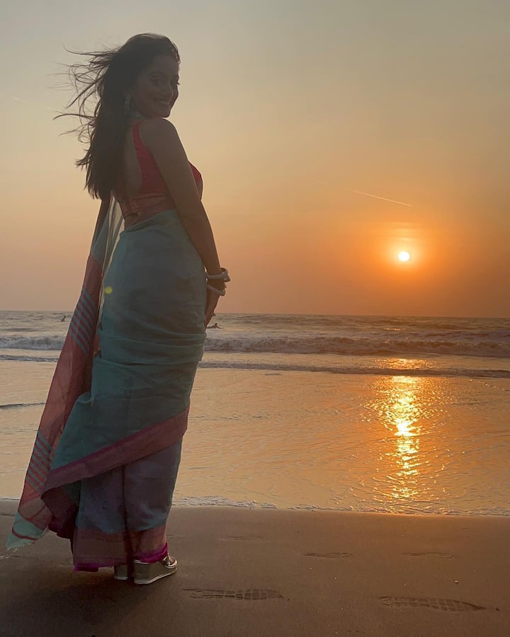 मानसी नाईकनं सोशल मीडियावर काही फोटो शेअर केले आहेत. त्यासोबत तिने केलेल्या पोस्टची चर्चा सुरू आहे.