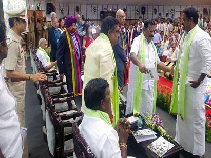 BJP MLA Argument at Puducherry Central University Convocation புதுச்சேரி மத்திய பல்கலைக்கழக பட்டமளிப்பு விழாவில் பாஜக எம்எல்ஏ வாக்குவாதம்...