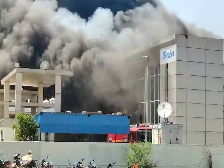 Fire Breaks Out At Apple Supplier Foxlink's Andhra Pradesh Facility, Production Halted Fire Breaks Out At Apple Supplier Foxlink's Andhra Pradesh Facility, Production Halted