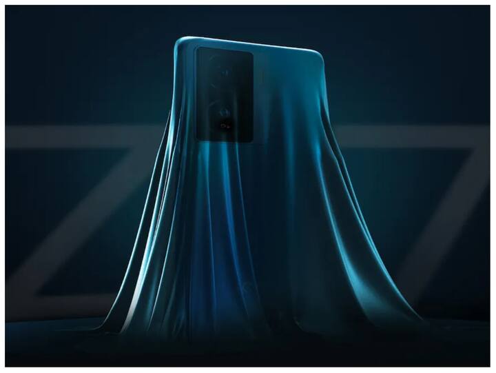 हाल ही में IQ कंपनी के सीईओ ने iQOO Z7 सीरीज की इंडिया लॉन्चिंग का ऐलान किया था. लीक्स की मानें तो iQOO Z7 और iQOO Z7 Pro को मार्च में लॉन्च किया जा सकता है. सीरीज की कीमत मिड-प्रीमियम रेंज में रखी जा सकती है.