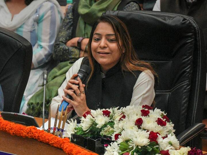 Mayor Shelly Oberoi sought details of MCD ongoing upcoming projects of various departments Delhi: मेयर बनने के बाद एक्शन में शैली ओबेरॉय, MCD के अलग-अलग विभागों के प्रोजेक्ट्स की मांगी जानकारी