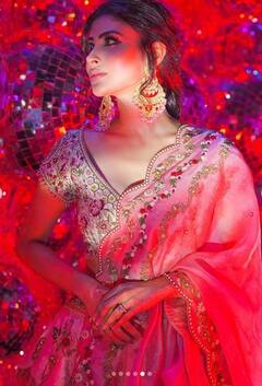 Mouni Roy: ਮੌਨੀ ਰਾਏ ਨੇ ਆਪਣੇ ਐਥਨਿਕ ਲੁੱਕ ਨਾਲ ਫੈਨਜ਼ 'ਚ ਮਚਾਈ ਤਬਾਹੀ, ਇੱਕ ਅਪਸਰਾ ਵਾਂਗ ਲਗੀ ਖੂਬਸੂਰਤ