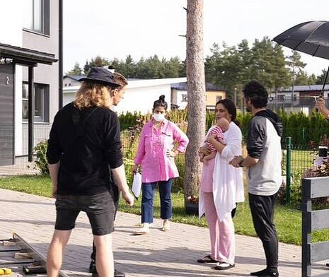 राणी मुखर्जी सात कोटी रुपयांच्या आलिशान घराची मालकीण आहे. तसेच तिच्याकडे आलिशान गाड्या देखील आहेत.