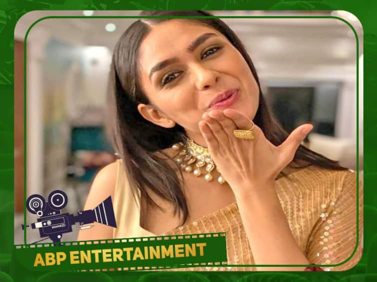 Mrunal Thakur cute reply to a fan who made marriage proposal through her insta post Watch Video : சீதா மஹாலக்ஷ்மிக்கு வந்த மேரேஜ் ப்ரபோசல்... ஷாக்கிங் பதிலால் அசத்திய சீதா ராமம் நடிகை 