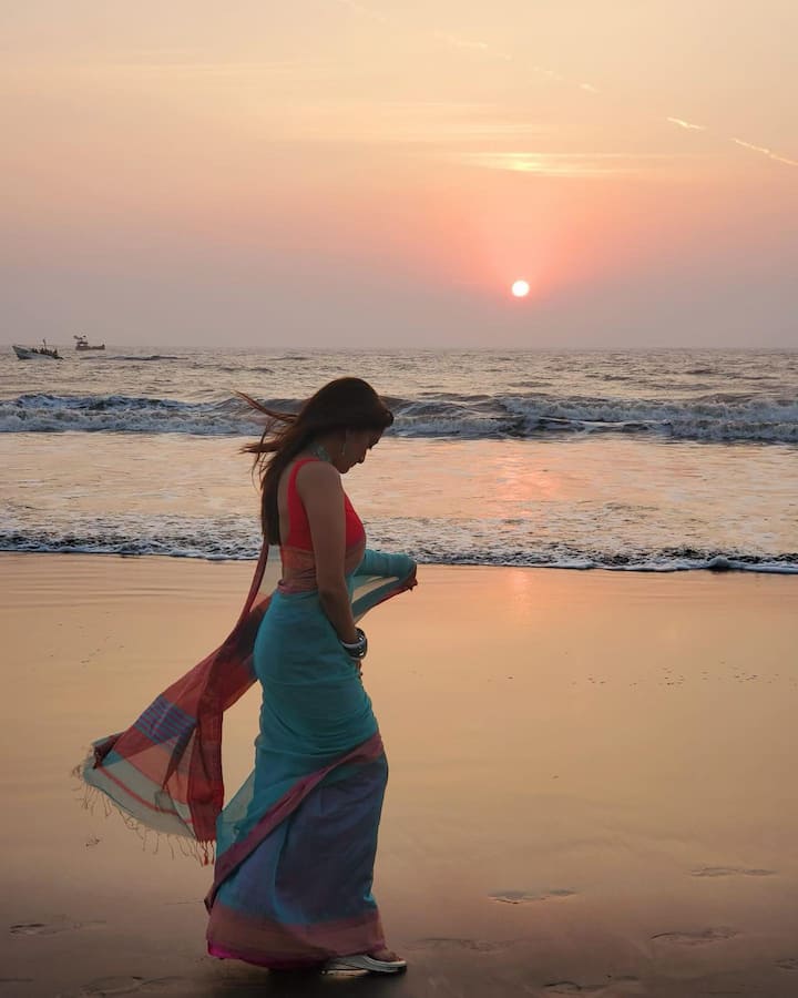 ही माझ्या आयुष्यातील नवीन अध्यायाची सुरुवात नाहीये. माझ्या आयुष्यातील नवीन पुस्तकाची सुरुवात आहे. पहिलं पुस्तक आधीच बंद केलंय, समुद्रात फेकलं आहे.नवीन पुस्तकाची नुकतीच सुरुवात होतेय...अशी पोस्ट मानसीने केली आहे.