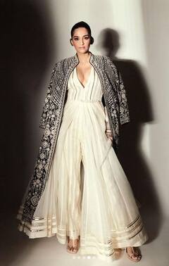 Sonam Kapoor: ਸੋਨਮ ਕਪੂਰ ਨੇ ਪਹਿਨੀ ਅਜਿਹੀ ਡਰੈੱਸ ਕਿ ਲੋਕਾਂ ਨੂੰ ਯਾਦ ਆਏ 'ਸ਼ੋਲੇ' ਦੇ ਠਾਕੁਰ, ਹੋਈ ਟ੍ਰੋਲ