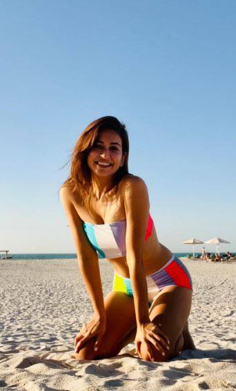 ਮਲਟੀ ਕਲਰ ਬਿਕਨੀ 'ਚ ਕ੍ਰਿਤੀ ਖਰਬੰਦਾ ਦਾ ਗਲੈਮਰਸ ਅਵਤਾਰ