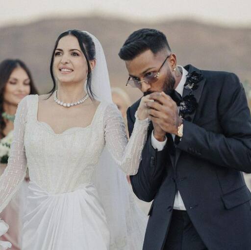 'या' क्रिकेटर्सनी निवडला वयापेक्षा मोठा जोडीदार