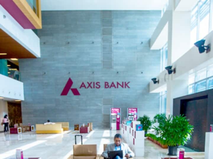 Axis Bank Buy Retail Banking Business of Citi Bank Know Changes for Customers Axis Bank ने खरीदा सिटी बैंक का रिटेल कारोबार, कस्टमर्स के लिए बदल जाएंगे ये नियम  
