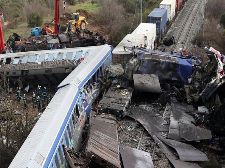 Greece Rail accident 36 Dead In One Of Deadliest Rail Crash know more details கெட்ட கனவு போன்ற சம்பவம்...10 நொடிகளில் அரங்கேறிய அதிர்ச்சி...கிரேக்க வரலாற்றில் மோசமான ரயில் விபத்து..!