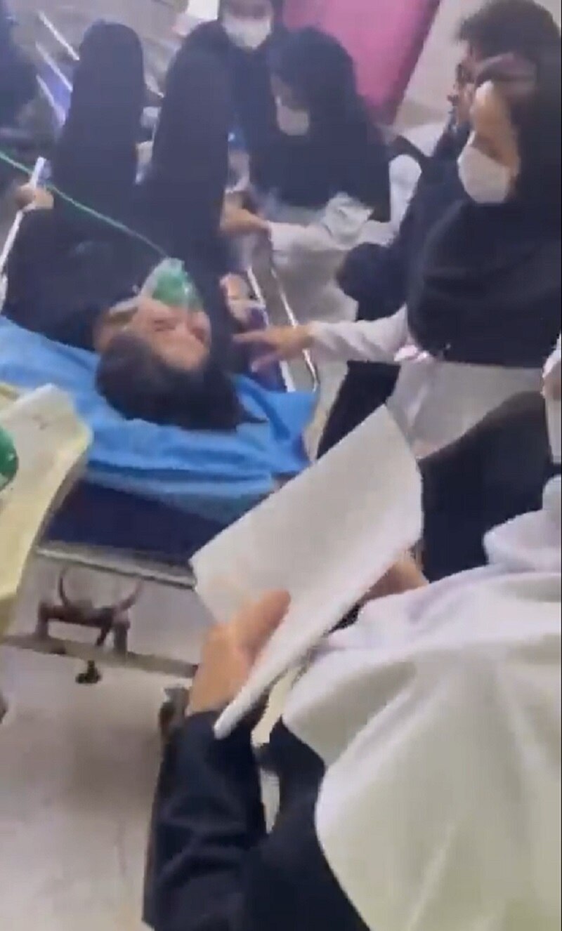 Iranian Girls Poisoned: ईरान में लड़कियों के 10 स्कूलों पर गैस का हमला, 100 से ज्यादा छात्राएं हॉस्पिटल में भर्ती