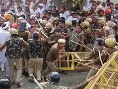 ਈ-ਟ੍ਰੇਡਿੰਗ ਦਾ ਵਿਰੋਧ ਕਰ ਰਹੇ ਸਰਪੰਚਾਂ 'ਤੇ ਪੁਲਿਸ ਦਾ ਲਾਠੀਚਾਰਜ, ਚੰਡੀਗੜ੍ਹ ਕੂਚ ਕਰਨ ਲਈ ਤੋੜੀ ਬੈਰੀਕੇਡਿੰਗ