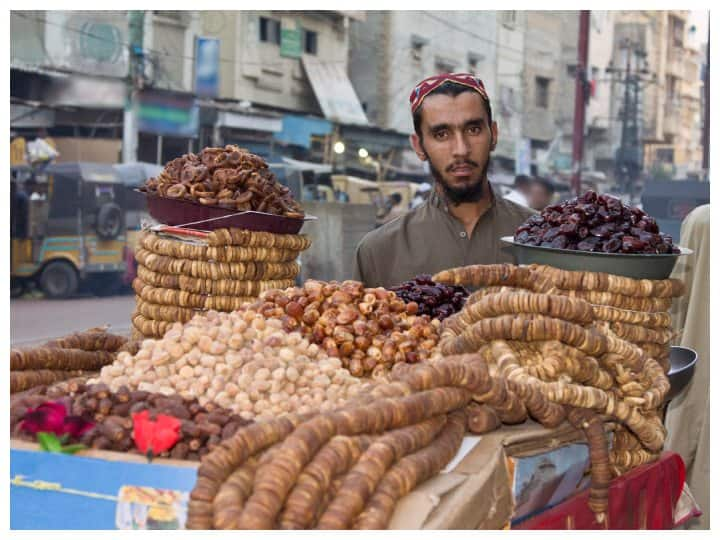 Pakistan Market Photos: भारत और पाकिस्तान के लोगों की लाइफस्टाइल में काफी समानता है. तो आज देखते हैं कि पाकिस्तान के बाजार भारत से कितने अलग है?