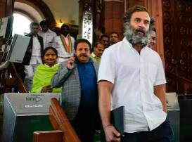 ਰਾਹੁਲ ਗਾਂਧੀ ਨੇ 170 ਦਿਨਾਂ ਬਾਅਦ ਕੱਟੀ ਦਾੜ੍ਹੀ-ਮੁੱਛਾਂ, ਲੰਡਨ 'ਚ ਦਿਖਾਈ ਦਿੱਤੀ ਕੂਲ ਲੁੱਕ, ਤੁਸੀਂ ਵੀ ਦੇਖ ਸਕਦੇ ਹੋ ਰਾਹੁਲ ਗਾਂਧੀ ਨੇ 170 ਦਿਨਾਂ ਬਾਅਦ ਕੱਟੀ ਦਾੜ੍ਹੀ-ਮੁੱਛਾਂ, ਲੰਡਨ 'ਚ ਦਿਖਾਈ ਦਿੱਤੀ ਕੂਲ ਲੁੱਕ, ਤੁਸੀਂ ਵੀ ਦੇਖ ਸਕਦੇ ਹੋ