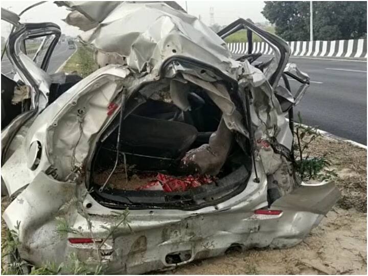 hapur 4 people died as a high speed car rammed into a canter ann Hapur News: बाईपास पर खराब पड़े कैंटर में घुस गई तेज रफ्तार कार, मौके पर 4 लोगों की दर्दनाक मौत