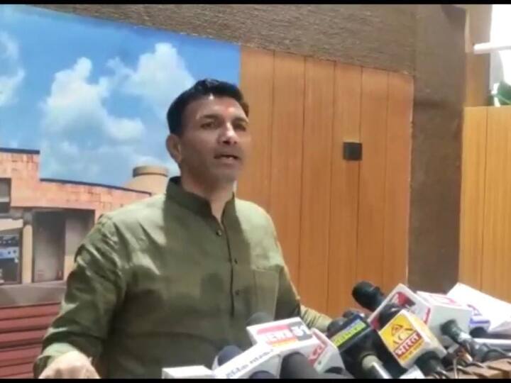 Congress MLA Jeetu Patwari attacks over not answering the questions of the opposition in the Assembly ANN MP Politics: सदन में विपक्ष के सवालों का जवाब नहीं देने पर भड़के कांग्रेस विधायक जीतू पटवारी, सरकार पर लगाए ये गंभीर आरोप