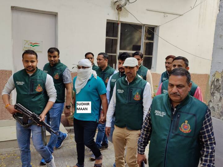 Lawrence Bishnoi Gang: लॉरेंस बिश्नोई और काला जठेड़ी गैंग का शार्प शूटर दिल्ली में गिरफ्तार, हत्या और लूटपाट के कई केस दर्ज Sharpshooter of Lawrence Bishnoi and Kala Jathedi gang Arrested by delhi police Special Cell Robbery and Murder cases Lawrence Bishnoi Gang: लॉरेंस बिश्नोई और काला जठेड़ी गैंग का शार्प शूटर दिल्ली में गिरफ्तार, हत्या और लूटपाट के कई केस दर्ज