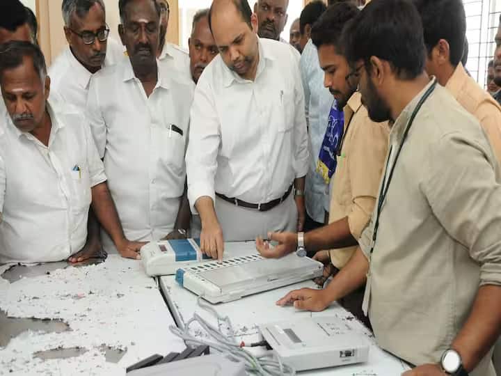 Erode East Bypoll 2023: 450 Security Personnel Guard Strong Room With EVMs Erode East Bypoll 2023: 450 Security Personnel Guard Strong Room With EVMs