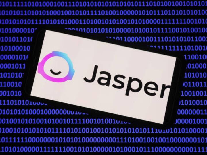 Jasper AI - The Jasper AI programma is a AI writing tools. It is a recent addition to the Large Language models-based AI chatbot. It powered by OpenAI's GPT-3.5 model and markets its services through a subscription plan that starts at $59 per month or $588 per year. The creation of Jasper AI enables individuals and teams to scale their content initiatives using AI. Jasper also promises to deliver content that is “word-by-word original” and “plagiarism-free”. [Image Credit: Getty]