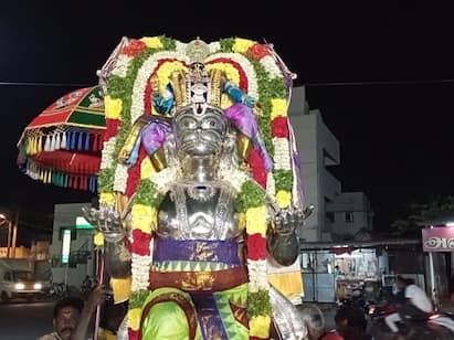 Kalyana Venkatramana Swamy Temple Masi month festival TNN கரூர்: கல்யாண வெங்கட்ரமண சுவாமி மாசி மாத திருவிழா - வெள்ளி ஹனுமந்த வாகனத்தில் சாமி திருவீதி உலா