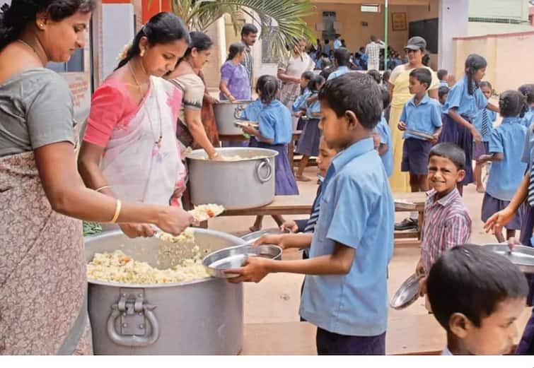 Gandhinagar: Know how much rupees are spent per month to serve mid-day meal to students in the state Mid Day Meal: રાજ્યમાં વિદ્યાર્થીને મધ્યાહન ભોજન પીરસવા મહિને ખર્ચવામાં આવે છે માત્ર આટલા રૂપિયા ? વિધાનસભામાં સરકારની કબૂલાત