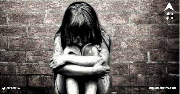 A minor was raped by her Instagram friend in Ludhiana, Punjab The girl is a class 12 student. ਇੰਸਟਾਗ੍ਰਾਮ 'ਤੇ ਨਾਬਾਲਗ ਲੜਕੀ ਨੂੰ ਨੌਜਵਾਨ ਨੇ ਮਿਲਣ ਦੇ ਬਹਾਨੇ ਸੱਦ ਕੇ ਕੀਤੀ ਸ਼ਾਰਮਨਾਕ ਹਰਕਤ, ਵੀਡੀਓ ਬਣਾ ਕੇ ਕੀਤਾ ਬੈਲੇਕਮੇਲ