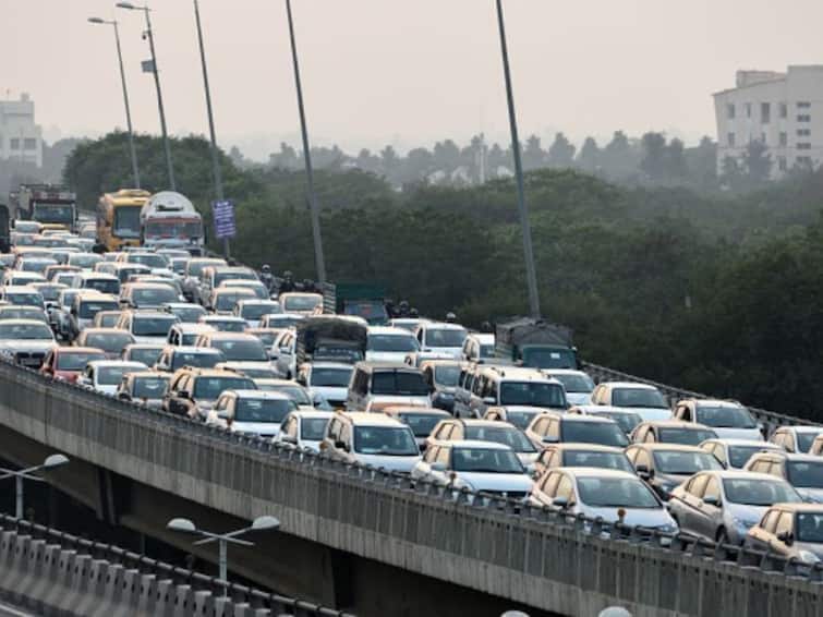 Automakers Log Robust Sales, Passenger Vehicle Dispatches Cross 3.35 Lakh Units In February Automakers Log Robust Sales, Passenger Vehicle Dispatches Cross 3.35 Lakh Units In February