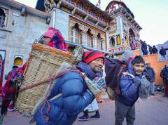 चारधाम यात्रा शुरू होने से पहले विवाद, रजिस्ट्रेशन और श्रद्धालुओं की संख्या पर तीर्थ पुरोहितों ने जताई नाराजगी
