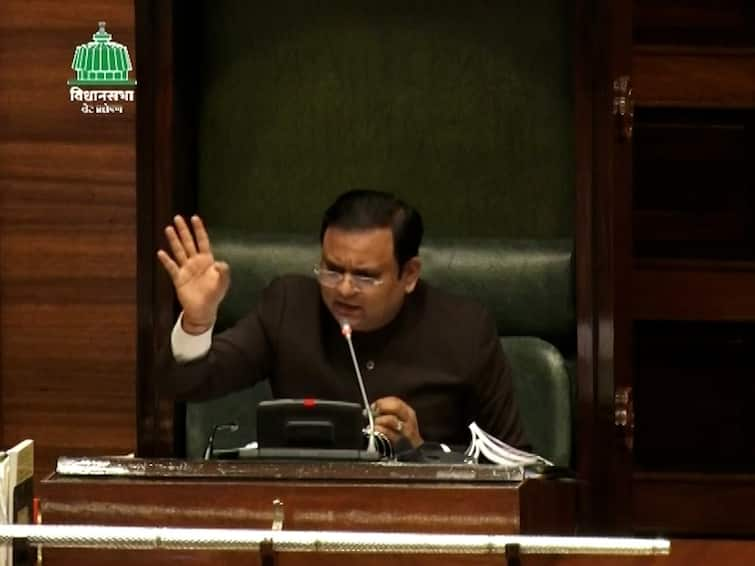 Rahul Narwekar orders inquiry on sanjay raut statement on maharashtra legislature before making violation of fundamental rights decision Maharashtra Politics संजय राऊतांविरोधात हक्कभंगाचा निर्णय 8 मार्चला, पुढील दोन दिवसांत चौकशी; राहुल नार्वेकरांची माहिती