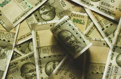 Astro Tips: દેવાથી છૂટકારો મેળવવા અને ઉધાર લીધેલા પૈસા પાછા લાવવા માટે આ અસરકારક રીતો અજમાવો