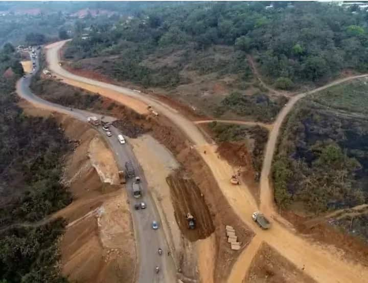 Ratnagiri News Parashuram Ghat on Mumbai Goa Highway is closed for 5 hours for 16 days from today Alternative transport is via Kalambaste Chirani Maharashtra News Parshuram Ghat : परशुराम घाट आजपासून 16 दिवसांसाठी पाच तास बंद; पर्यायी वाहतूक कळंबस्ते-चिरणी मार्गे