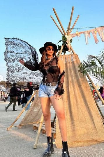 ਅਭਿਨੇਤਰੀ ਨਹੀਂ ਏਅਰ ਹੋਸਟੈੱਸ ਬਣਨਾ ਚਾਹੁੰਦੀ ਸੀ ਕ੍ਰਿਸਟਲ ਡਿਸੂਜ਼ਾ